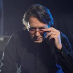 Γιάννης Κότσιρας: Σεβαστείτε τη νοημοσύνη μου και μη μου στέλνετε τραγούδια που έχουν γραφτεί μέσω AI