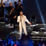 Μεγάλη συναυλία του Αντώνη Ρέμου στη Θεσσαλονίκη: Αποχαιρέτισε τον Μαζωνάκη με το «Ανήκω σε μένα»